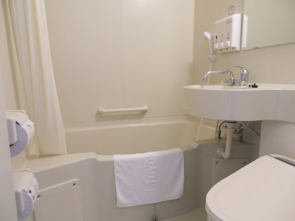 TOYOKO INN NIIHAMA EKIMAE 55/56