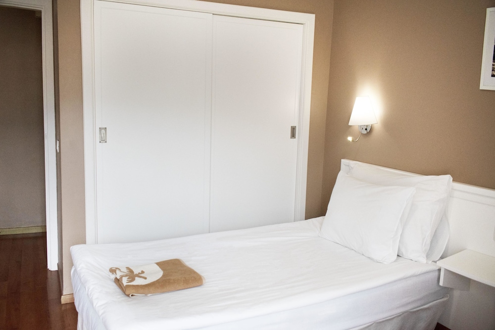 Coral La Quinta Park Suites 20/60
