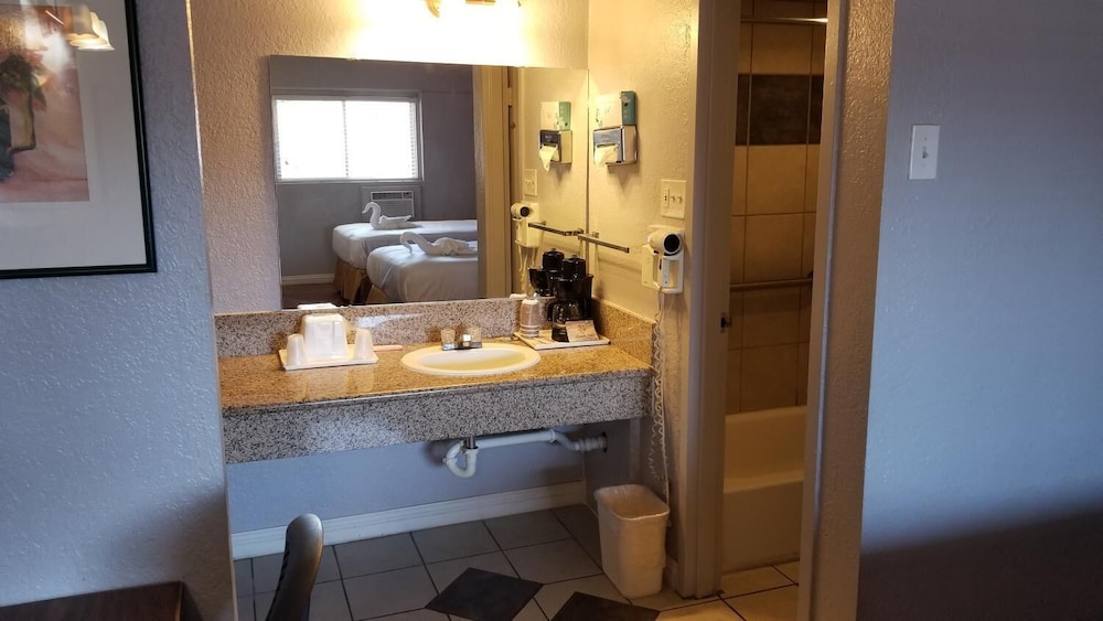 Santa Fe Inn Pueblo 27/31