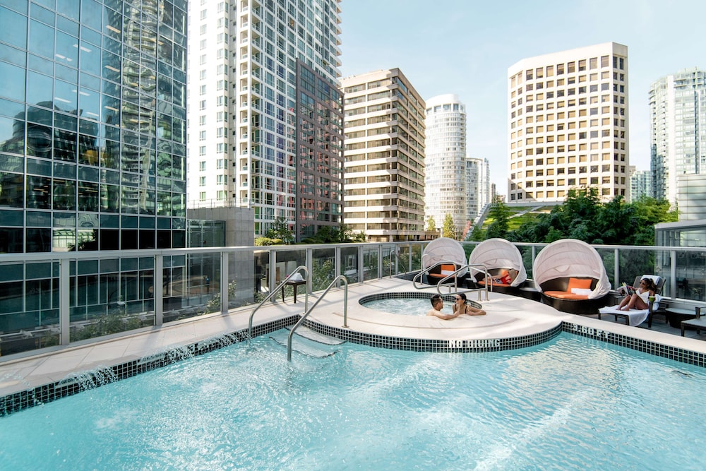 Hyatt Vancouver Downtown Alberni 57/63