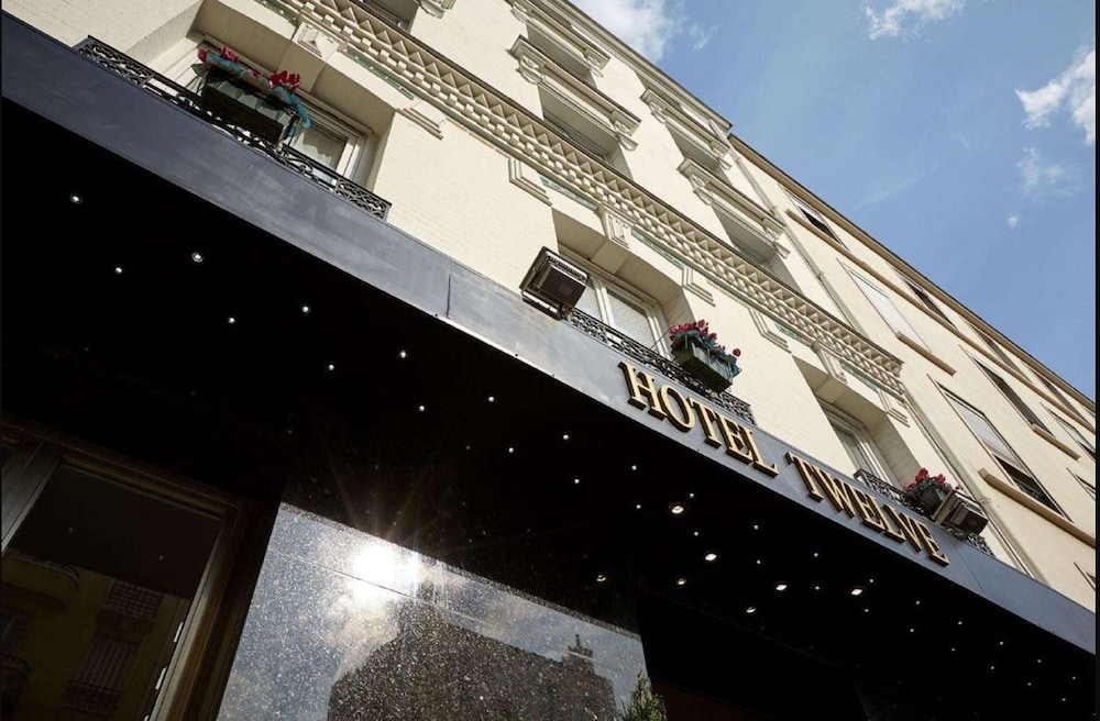 Hotel Le Twelve 4/50