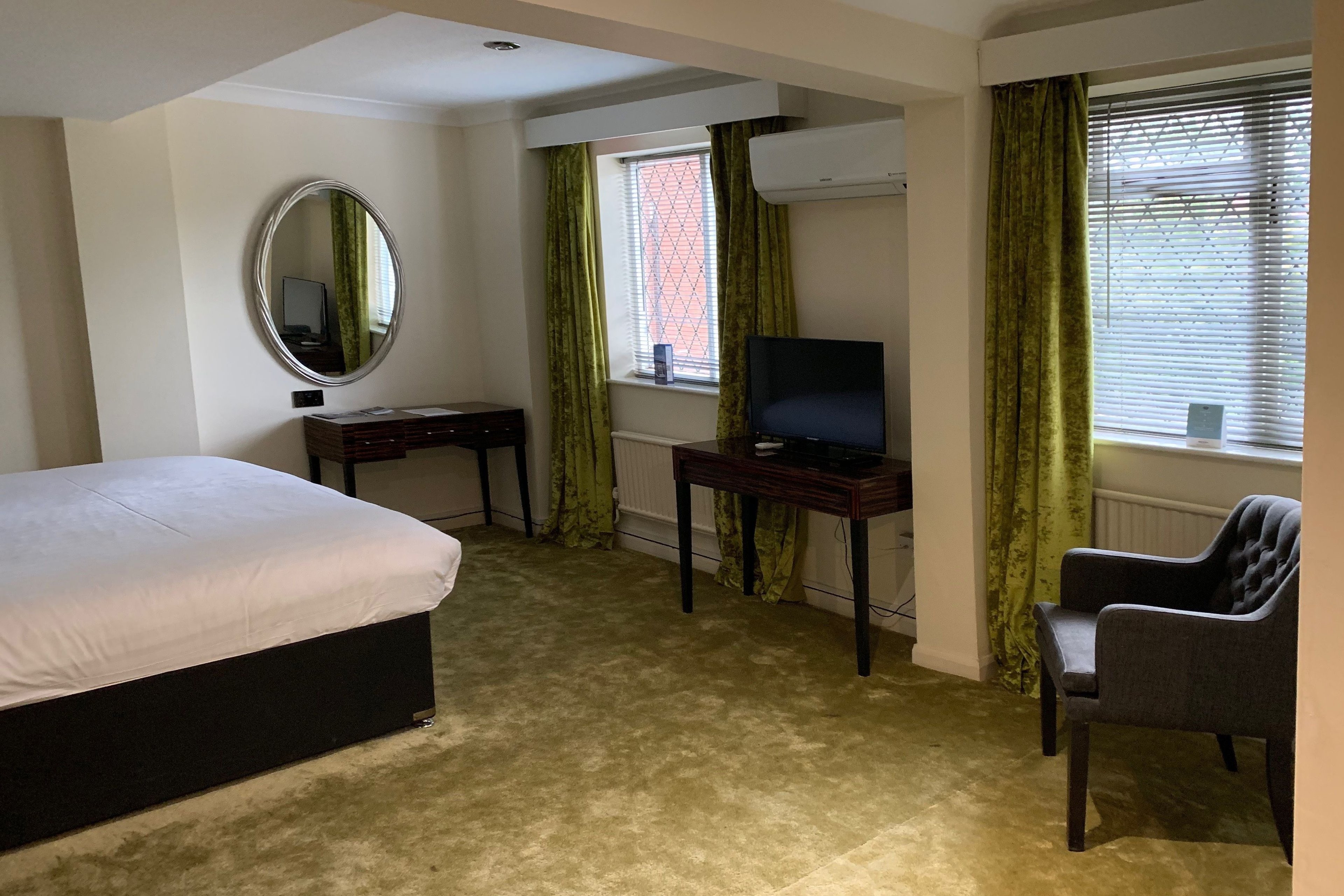 Barons Court Hotel Walsall 7/17