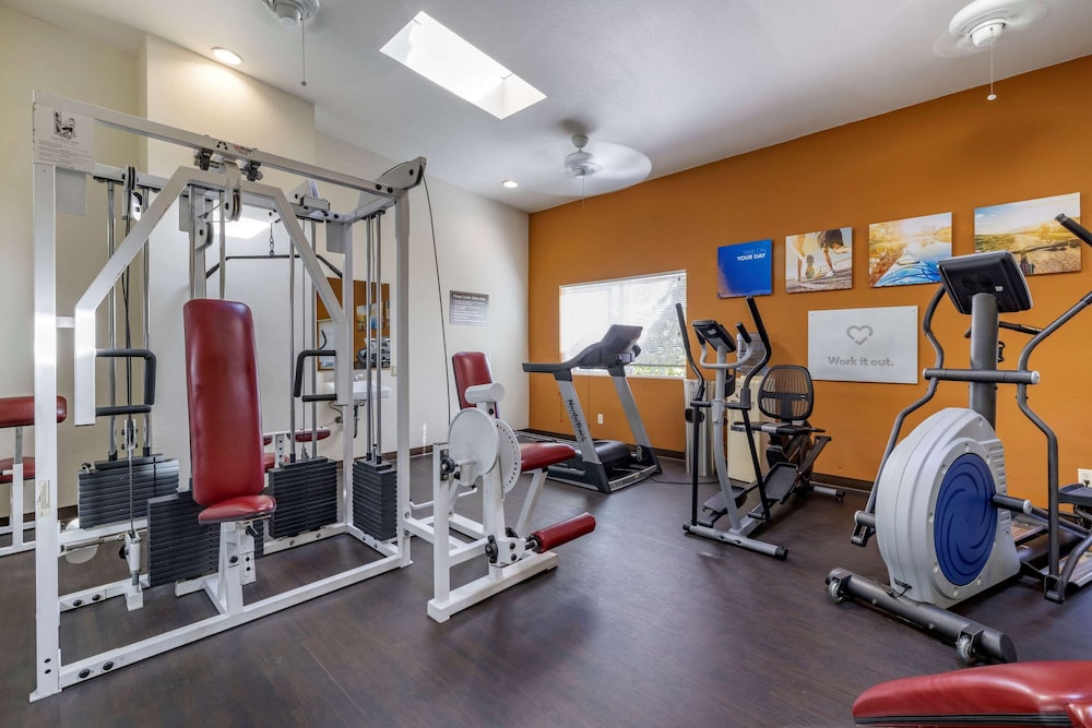 Comfort Inn & Suites Huntington Beach 29/43