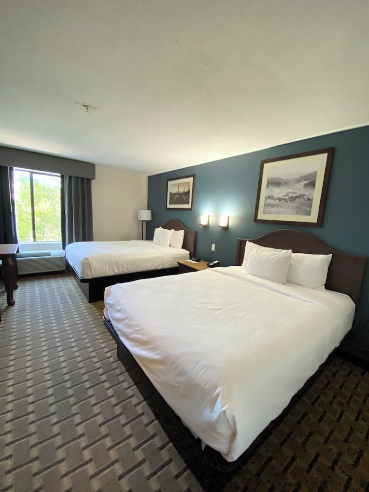Tombstone Grand Hotel, a Baymont by Wyndham 16/50