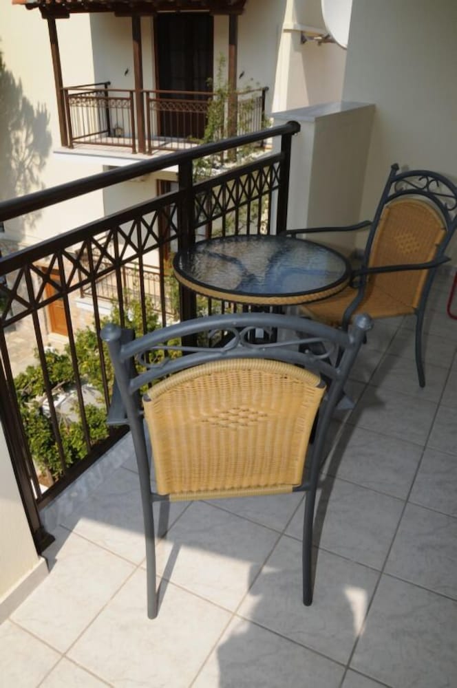 SKIATHOS ISLAND SUITES 27/50