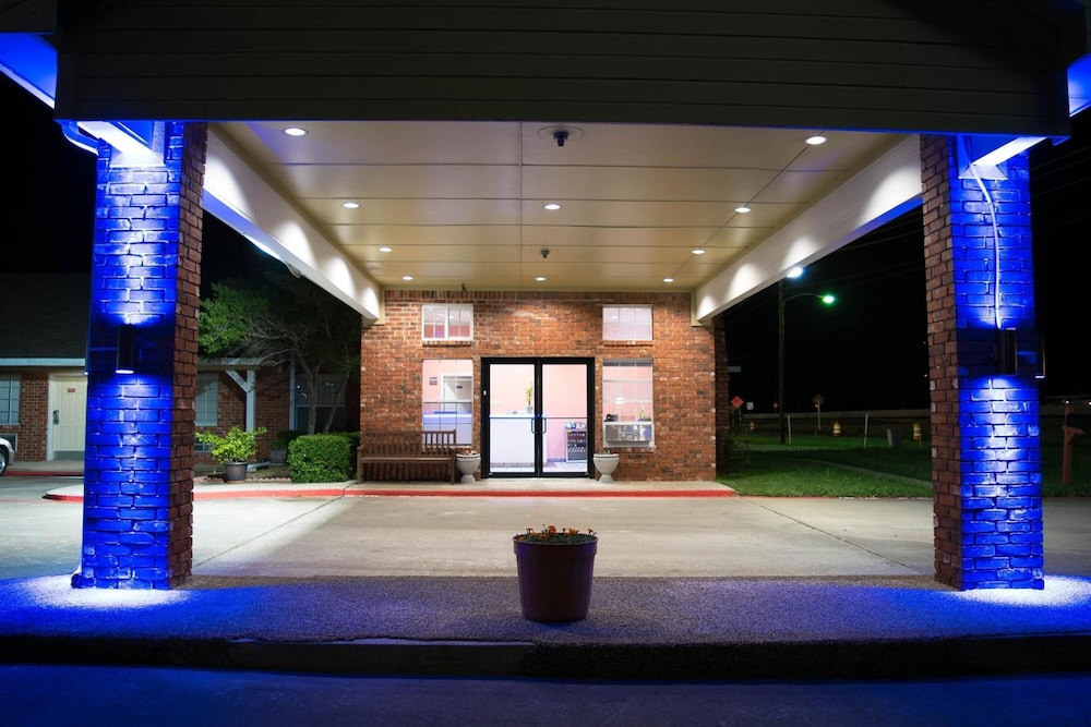 Countryside Inn 5/49