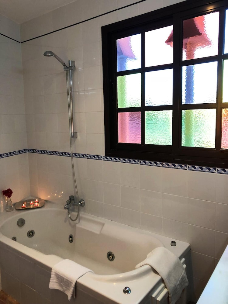 Hostal Alhambra 48/50