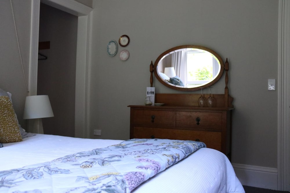 The Point Bed &amp; Breakfast 14/50
