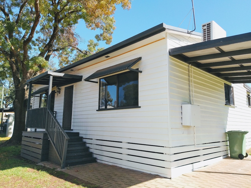Lake Hume Resort 2/50