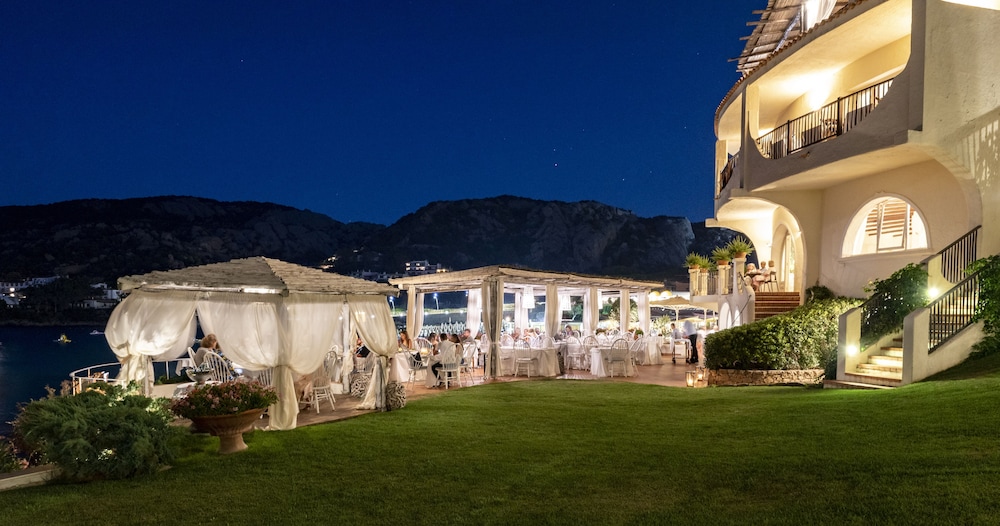 Club Hotel Baja Sardinia 56/60