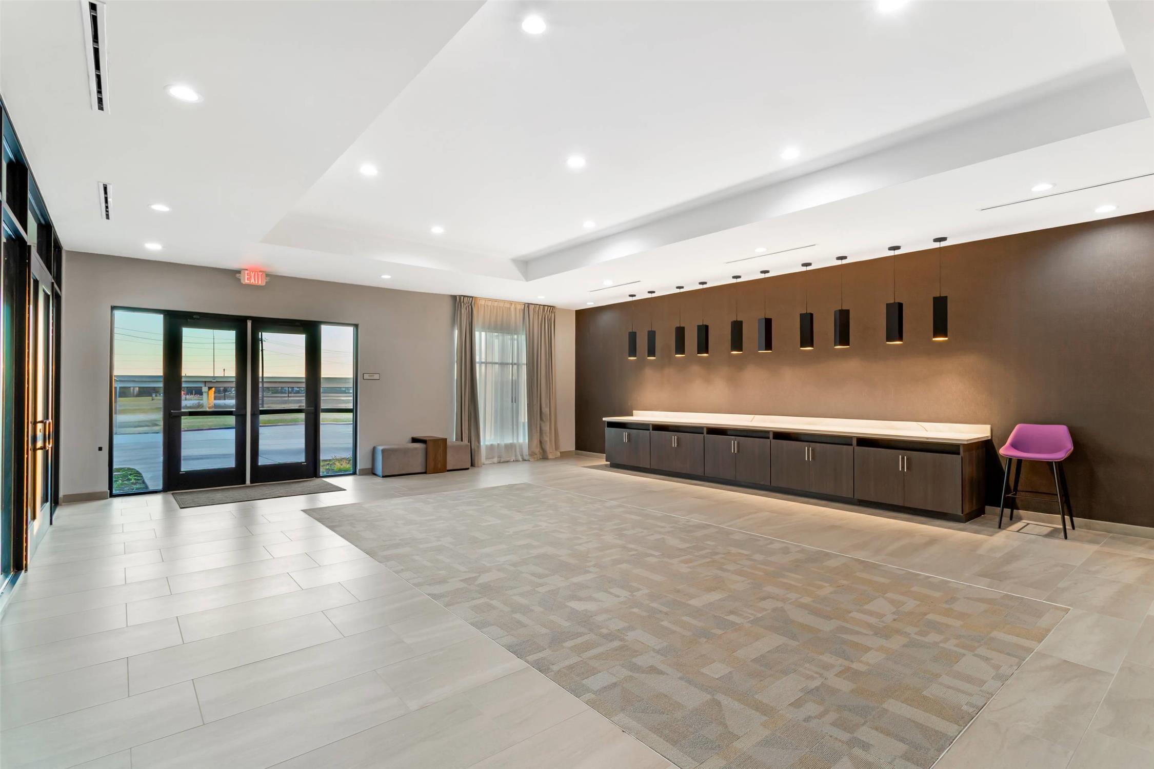 Cambria Hotel Northlake Conference Center - Roanoke 6/29