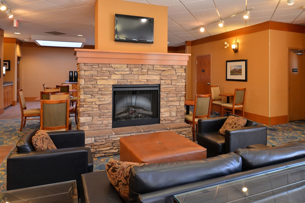 Econo Lodge Inn & Suites Calgary - University 24/32