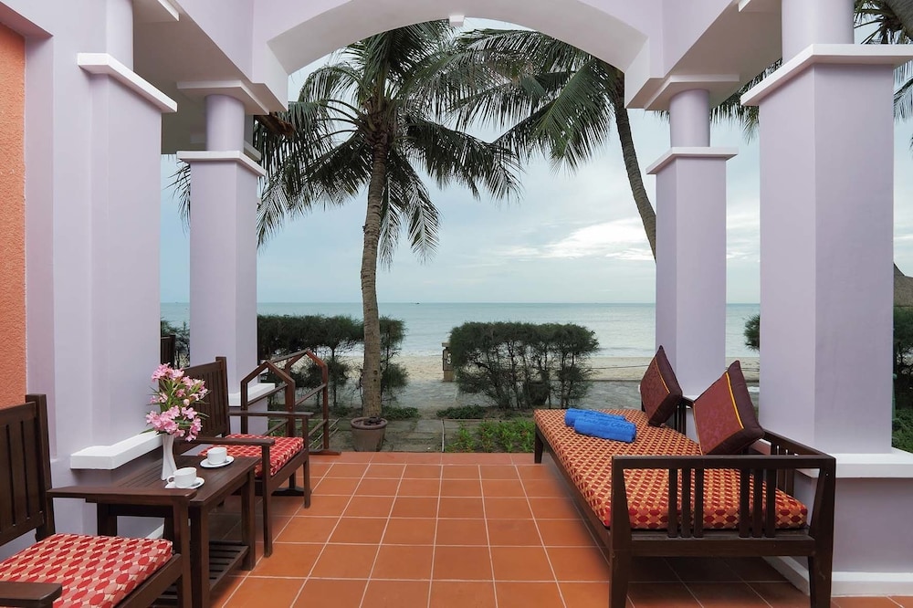 Muine Decentury Beach Resort Spa 43/65
