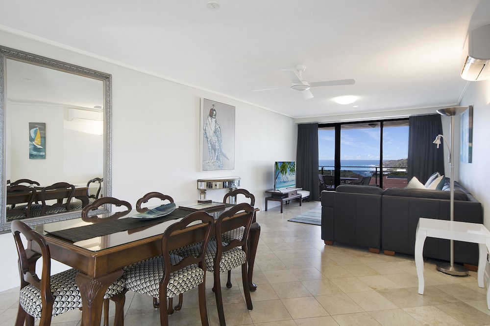 Clubb Coolum Beach Resort 53/65