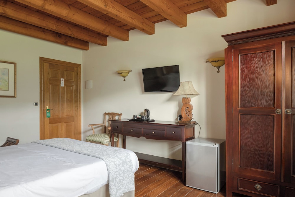 Hotel The Originals and Spa Etxegana 20/70
