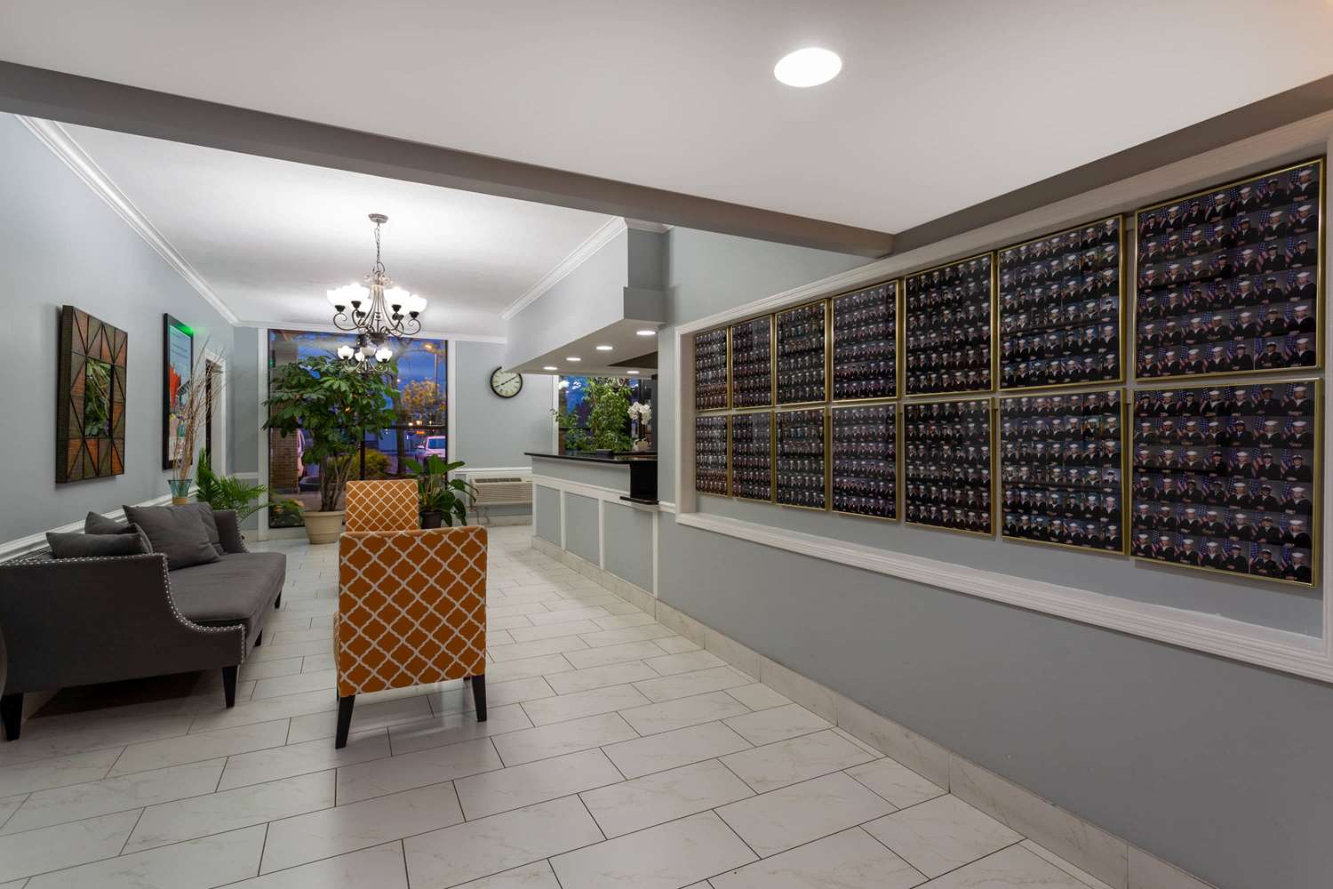 Howard Johnson By Wyndham Waukegan Great Lakes 5/23