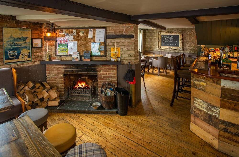 The White Lion 24/44