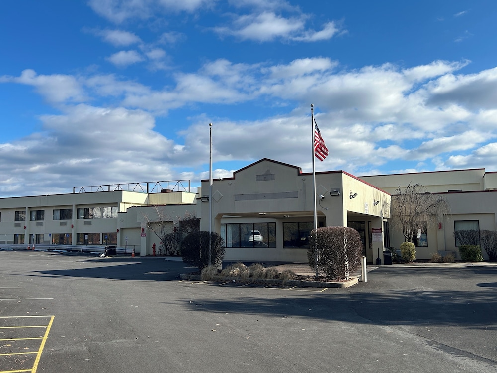 Hilltop Inn & Suites 12/15