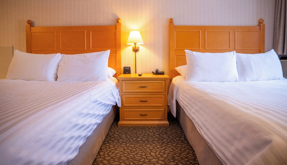 PREMIUM, STUDIO, 2 QUEEN BEDS, MOUNTAIN VIEW, BALCONY