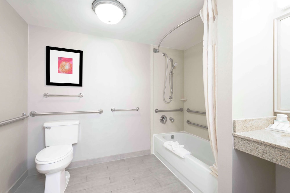 Hilton Garden Inn Independence 6/57