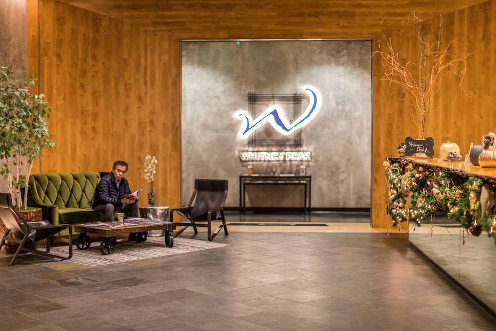 Whitney Peak Hotel Reno, Tapestry Collection by Hilton 43/46