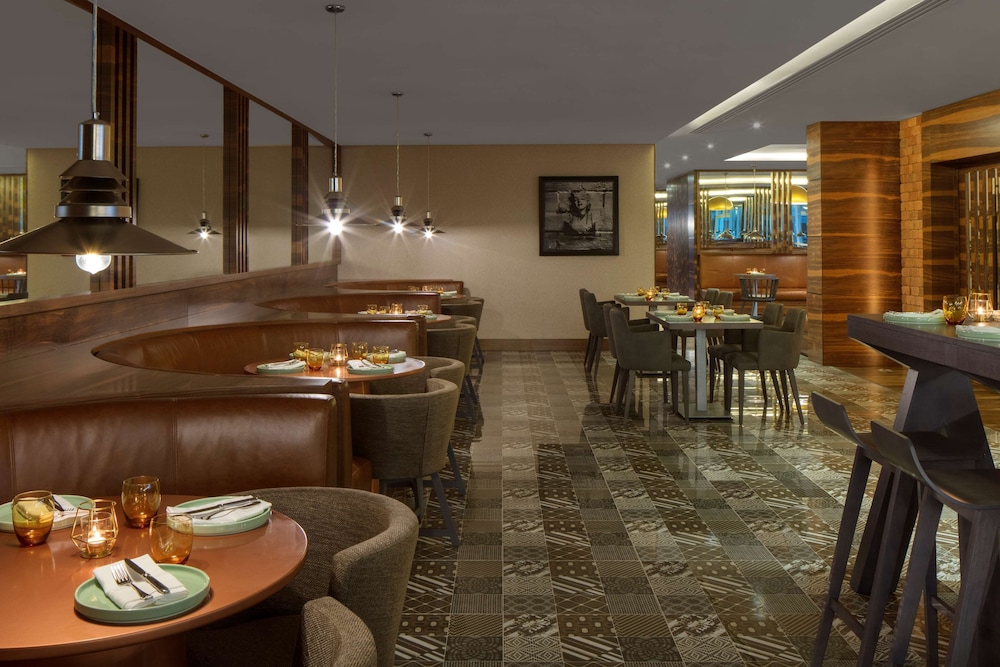Radisson Blu Hotel Dubai Waterfront 62/78
