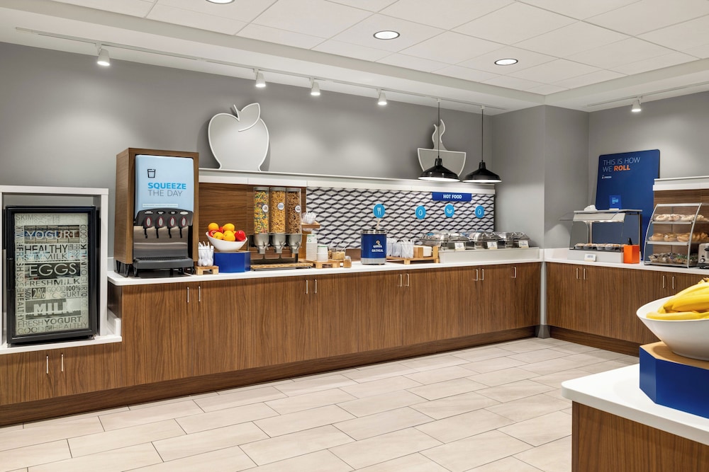 Holiday Inn Express & Suites Hagerstown 12/67