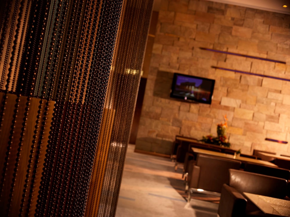 Harbour Grand Hong Kong Hotel 34/68