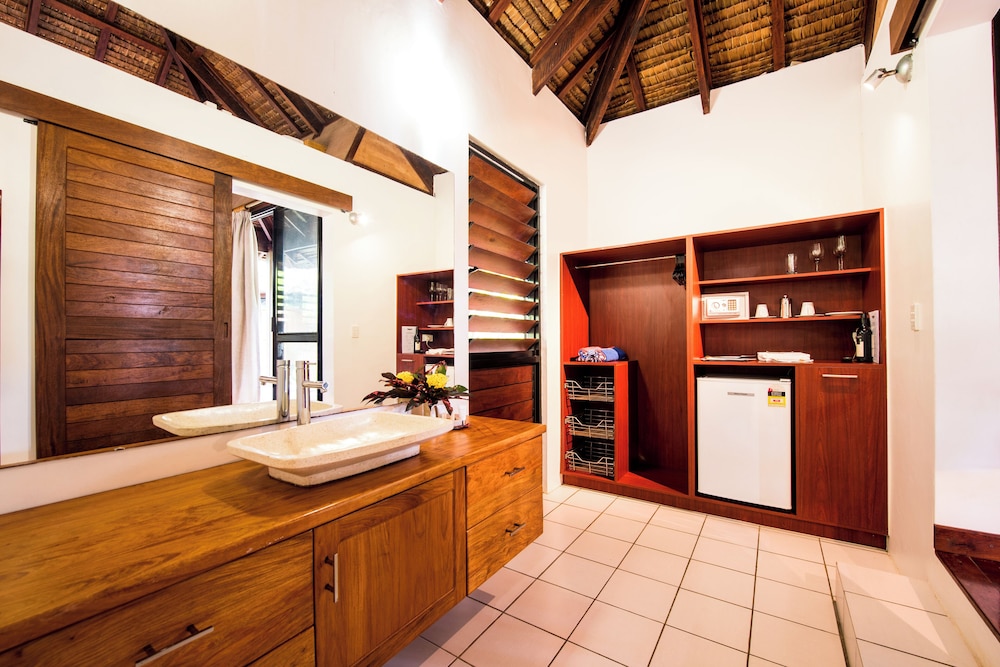 Barrier Beach Resort - Adults Only 49/50