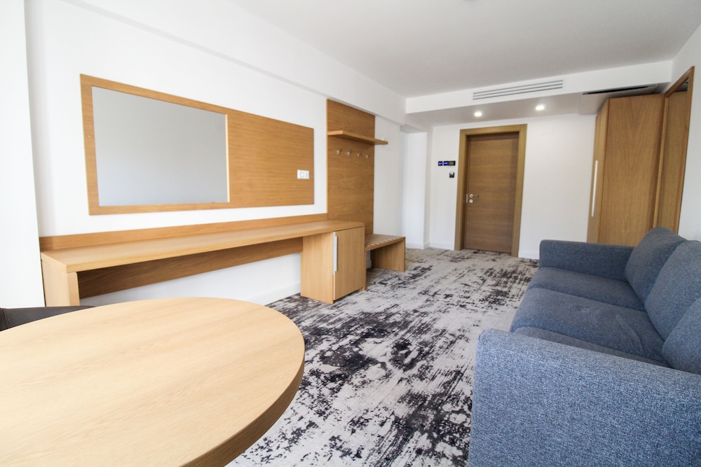Hotel Avenue 43/64