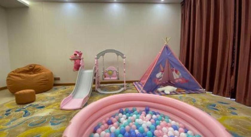 DONGGUAN ORIENTAL HOTEL 48/50