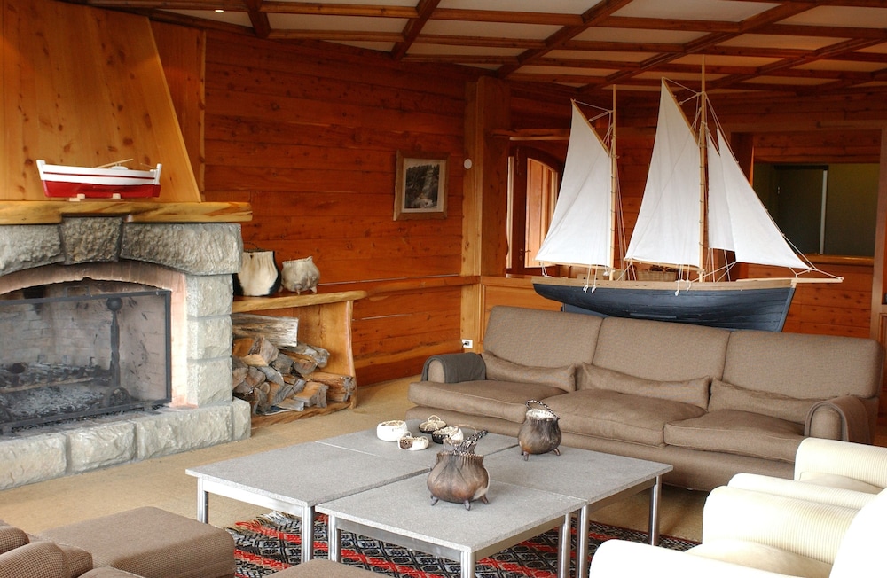 Isla Victoria Lodge 13/44