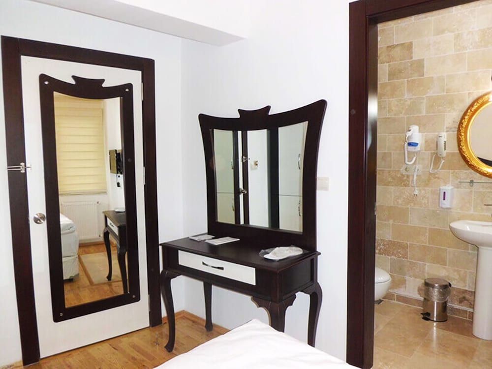 UTKUBEY HOTEL 15/47