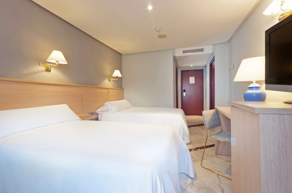 Hotel Puertollano 10/26