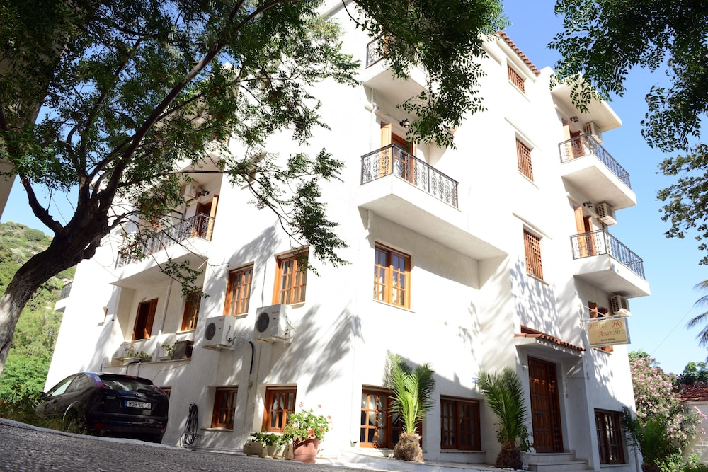 Anthemis Hotel 2/40