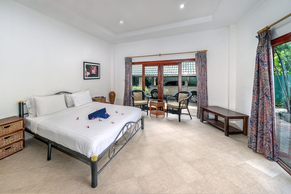 4 Bedrooms, Oasis, Pool, Green, Villa, Twin Beds, 2 King Beds, Queen Bed، Chaweng Lakeview Residence 2/7