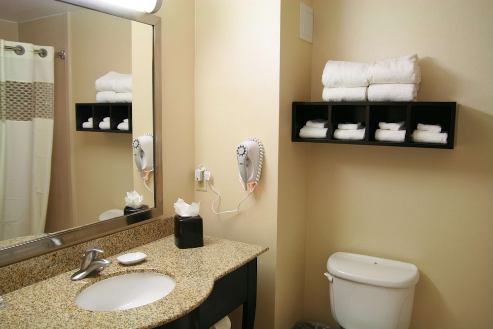 Hampton Inn Topeka 12/51