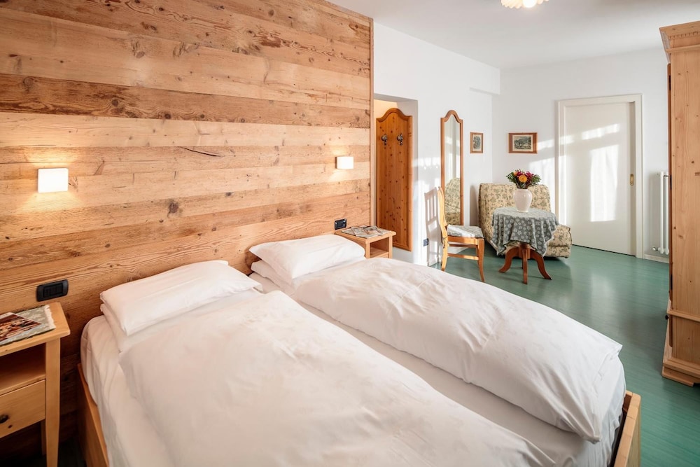 Hotel Oasi 16/50