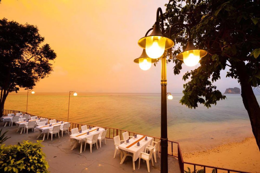 Koh Ngai Cliff Beach Resort 51/61