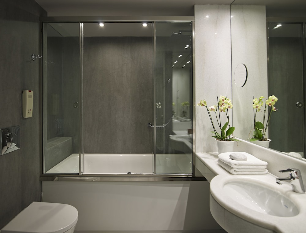 Kyma Suites Beach Hotel 50/50
