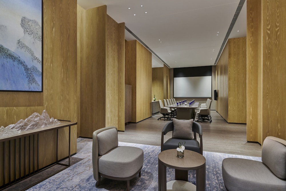 DoubleTree by Hilton Shenzhen Airport 34/35