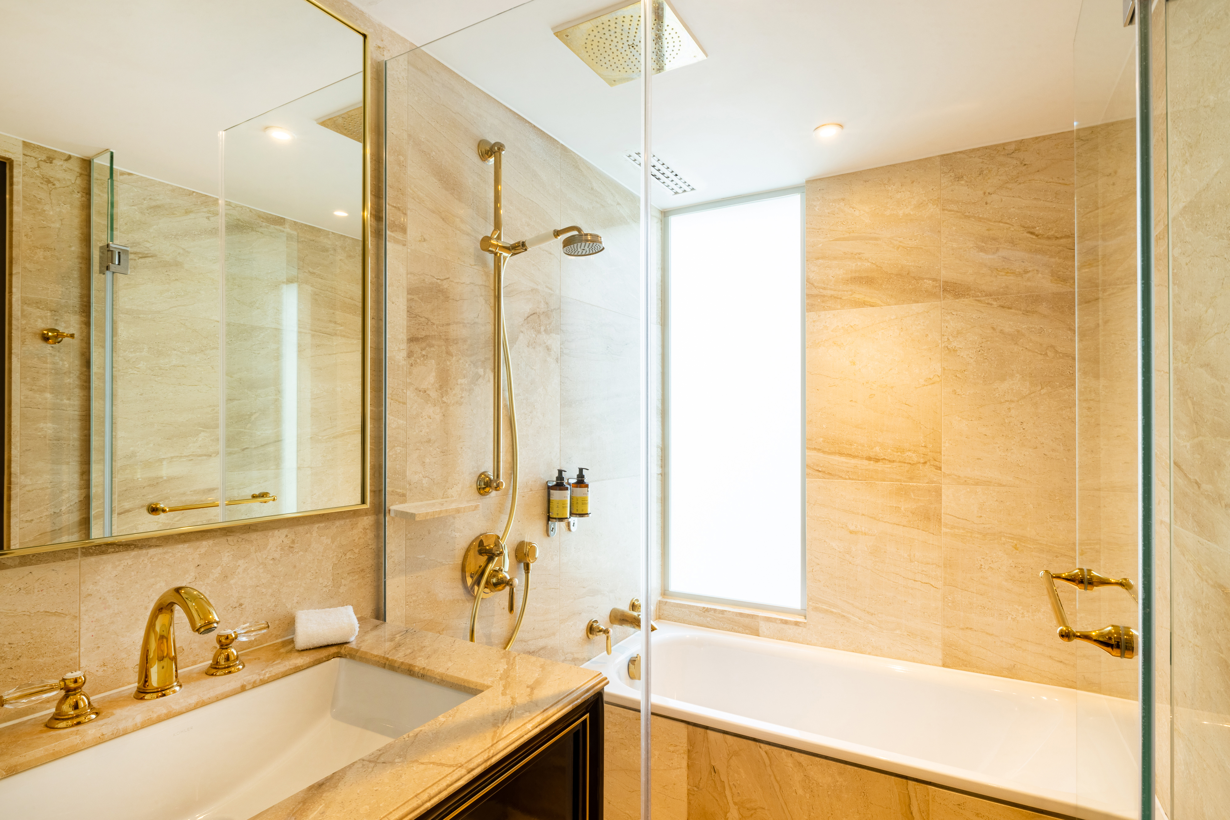 Spitel Fyeld, Junior Suite، Leonardo Hotel London Aldgate - Formerly Hotel Saint 4/4