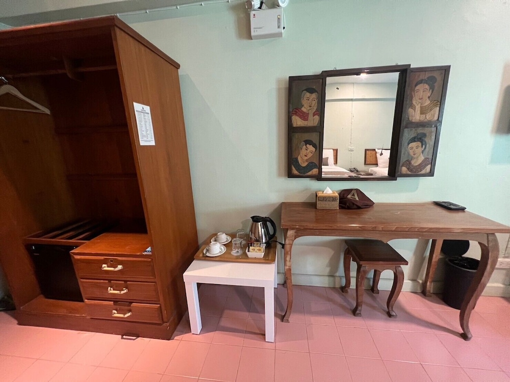 A Hotel Budget 38/61