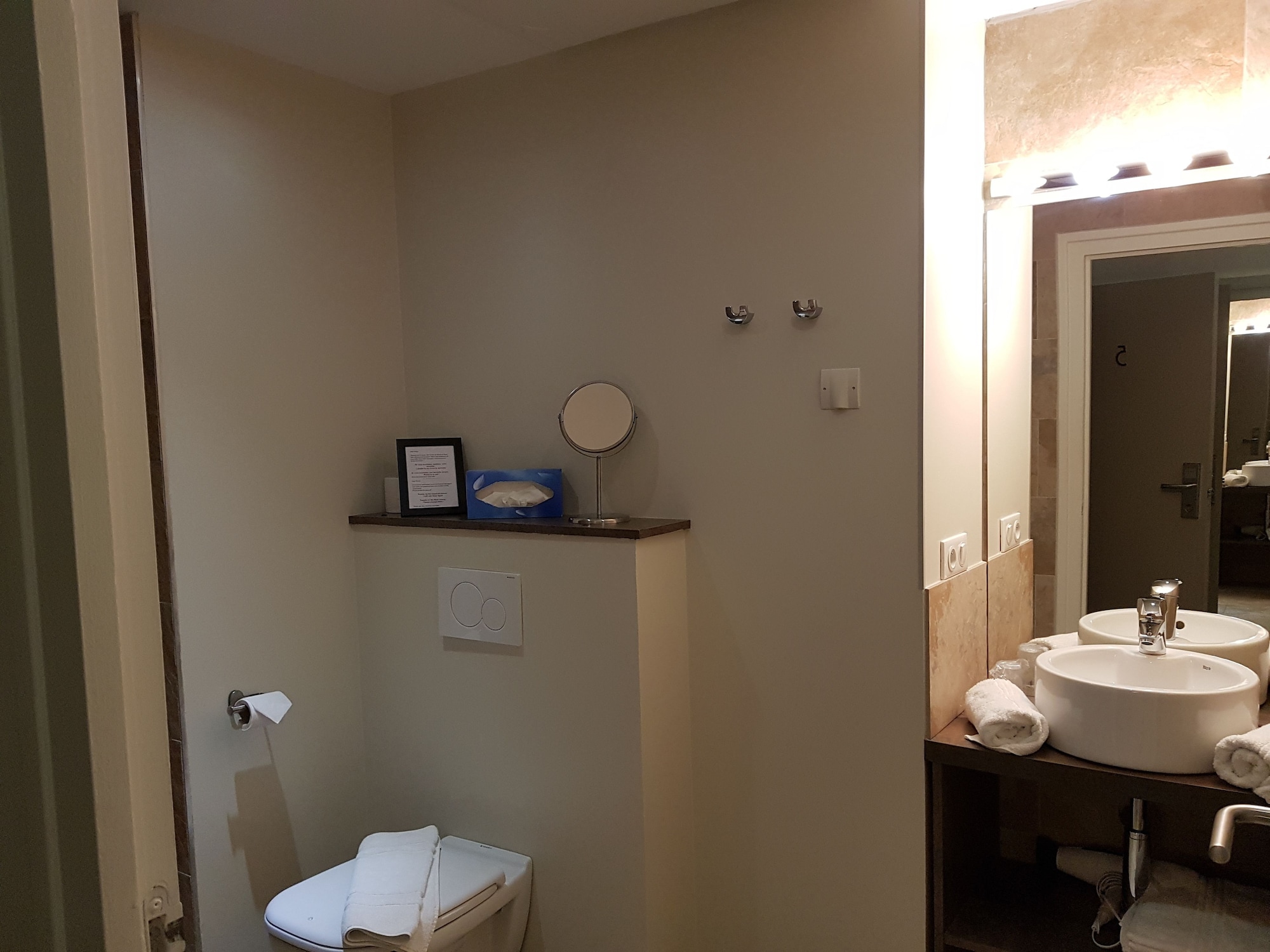 غرفة سوبيريور بسرير مزدوج، Hotel Au Bon Coin 4/5