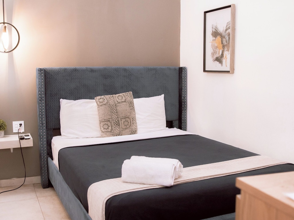 La Buena Vida Inn 29/50