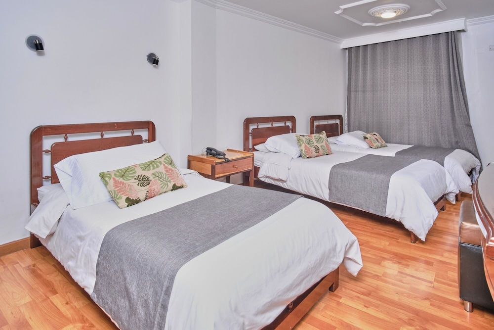 ROOM, TRIPLE