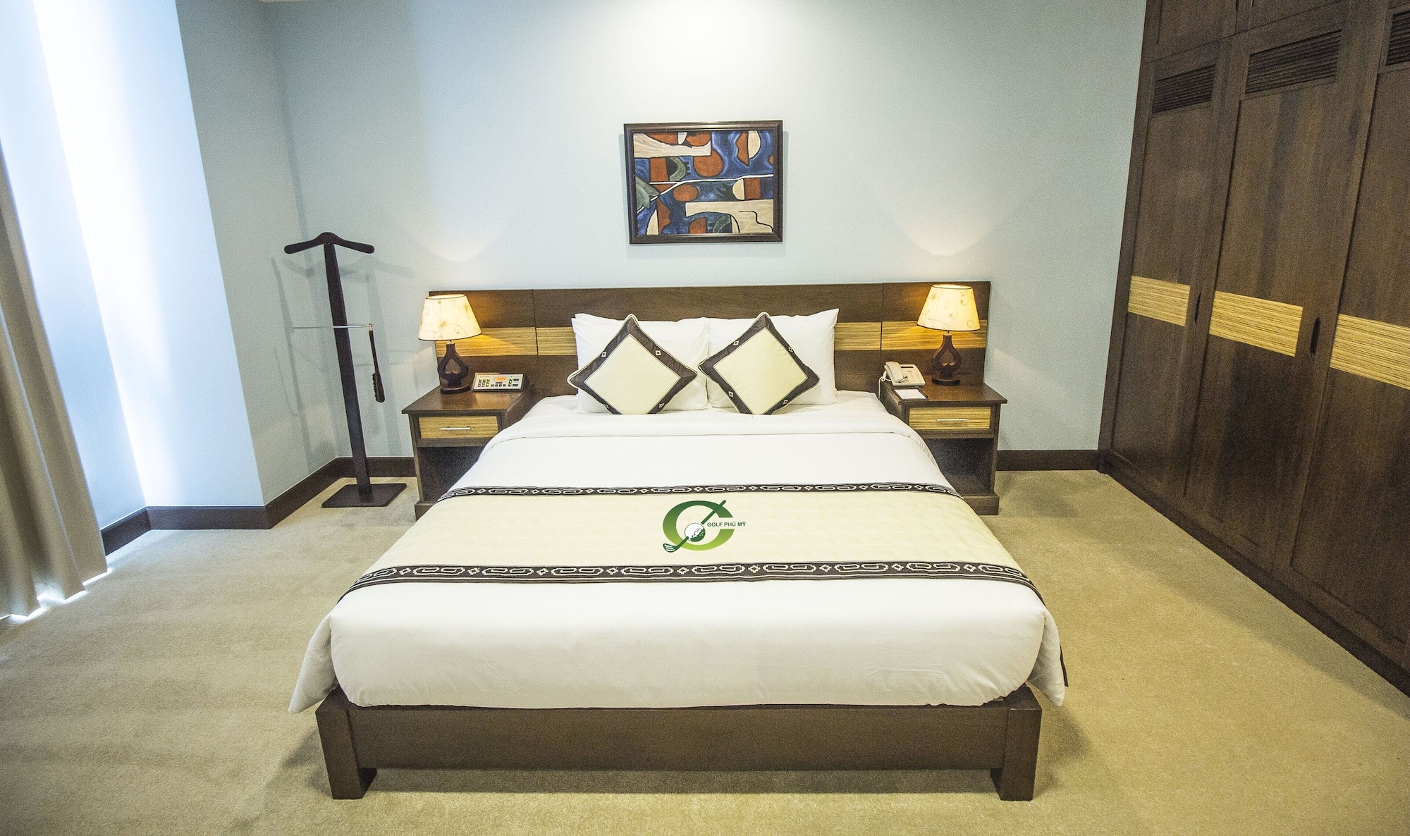 DELUXE, DOUBLE BED