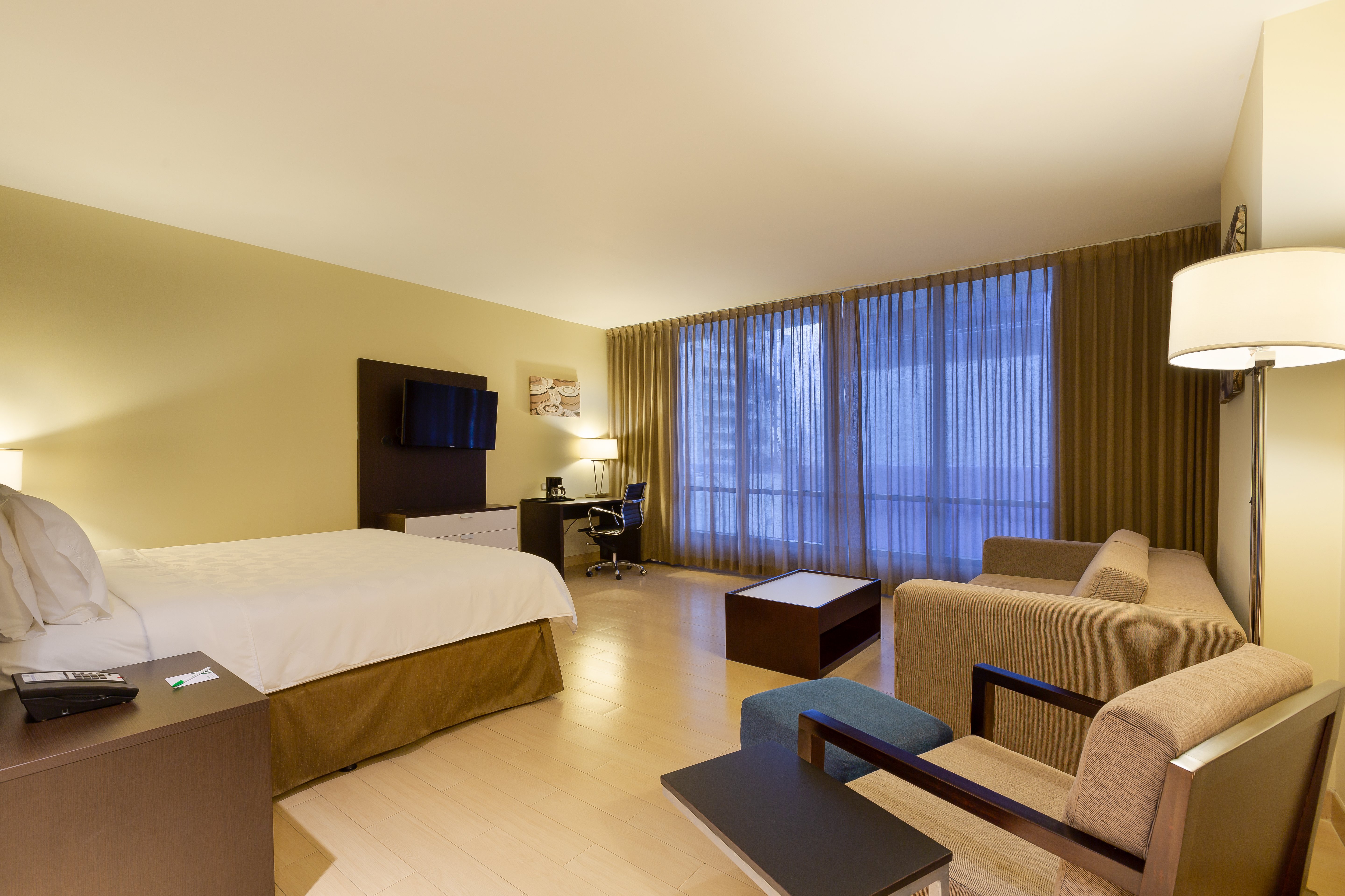 Feature, King Bed
