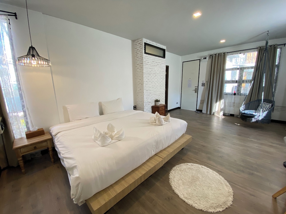 Sherloft Home and Hostel Dormitory 9/39