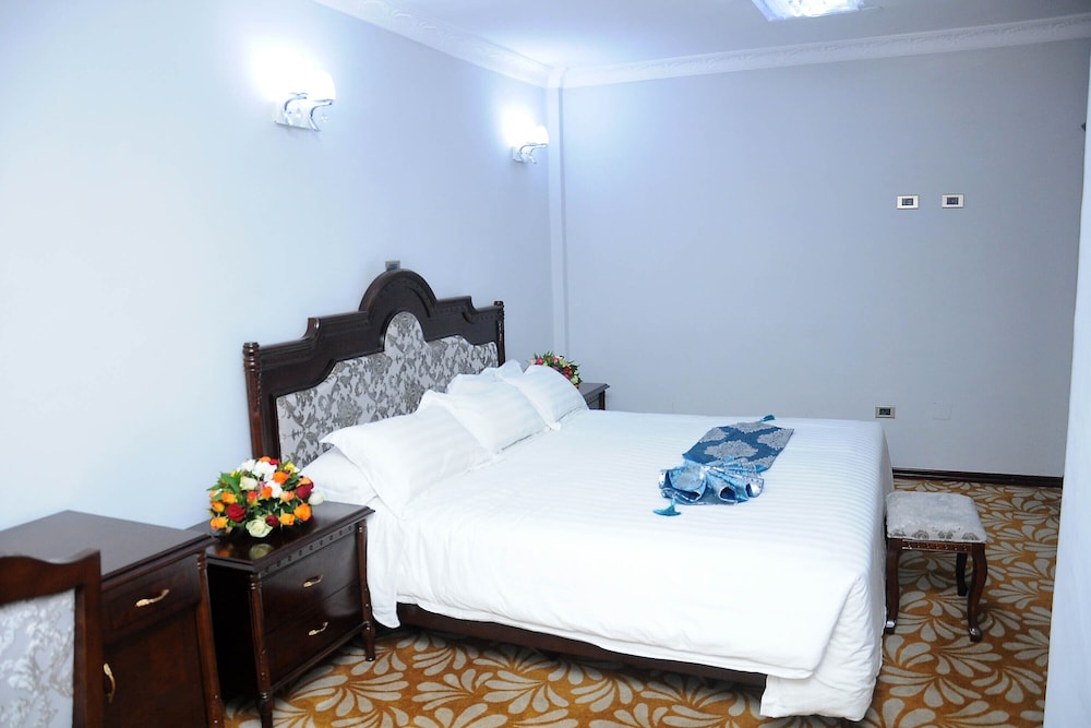 DELUXE, SINGLE, DOUBLE BED